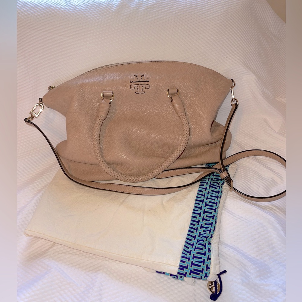 Tory Burch purse - excellent condition!! Minimal wear on inside